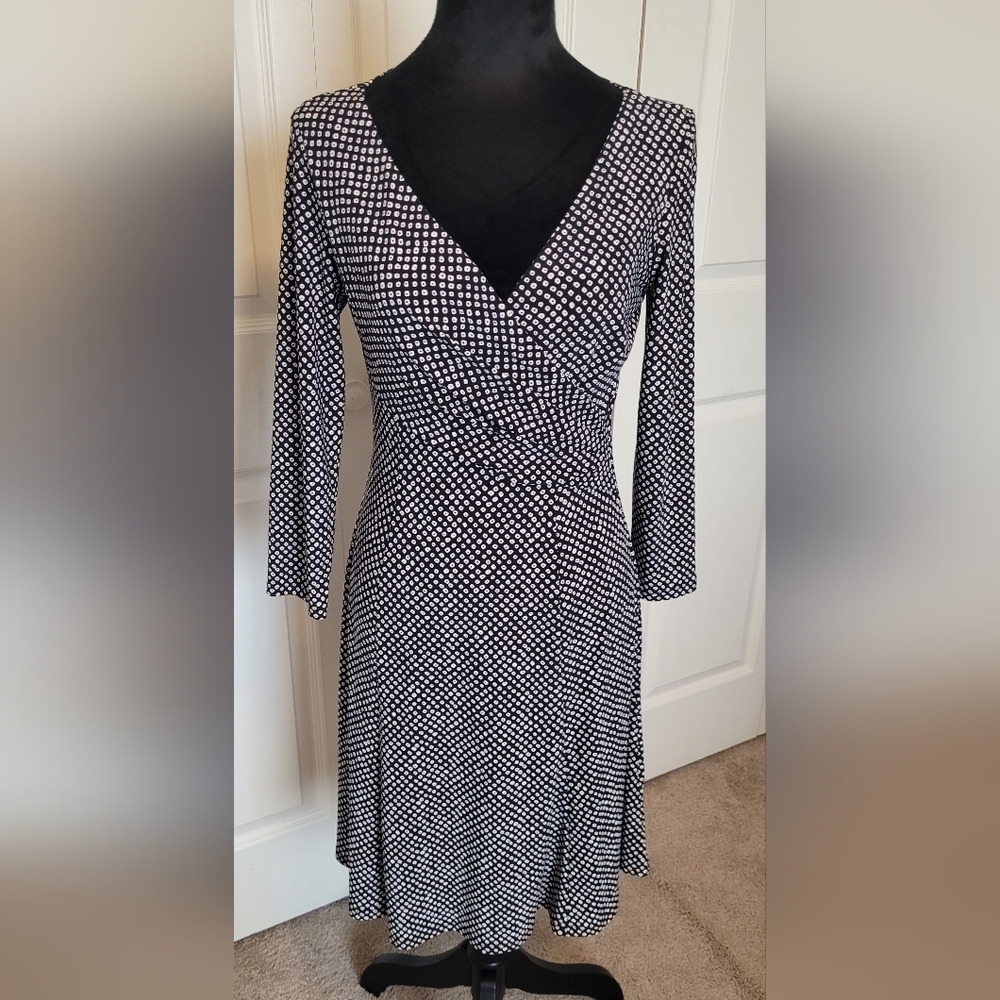 Chaps Wrap Front Dress Size SMALL Geometric print. BLACK & WHITE